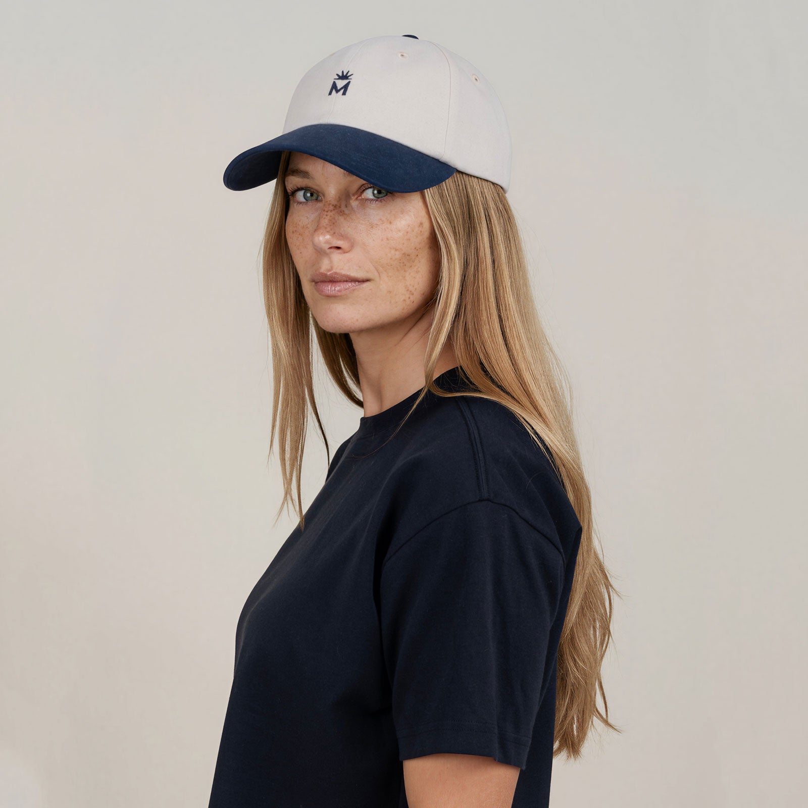 MANGOLA-Baseball-Cap_woman_beige-blue_front-close #color_beige
